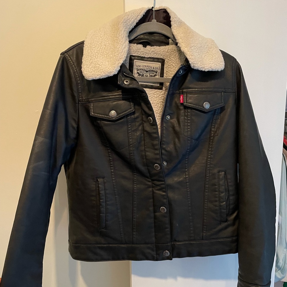 Vintage Levi’s leather jacket with Sherpa lining